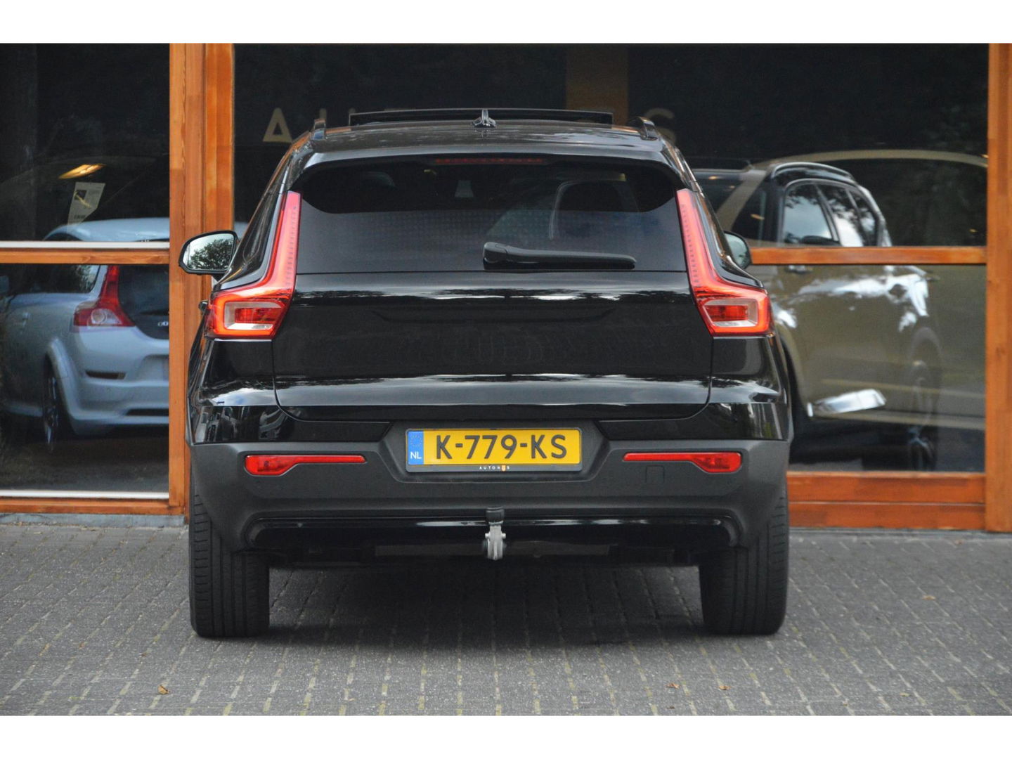 Volvo XC40 T4 Hybride R-Design | Panoramadak | Trekhaak 1.800 kg | Pilot-Assist | Harman Kardon | 360º Camera | BLIS |