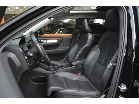 Volvo XC40 T4 Hybride R-Design | Panoramadak | Trekhaak 1.800 kg | Pilot-Assist | Harman Kardon | 360º Camera | BLIS |