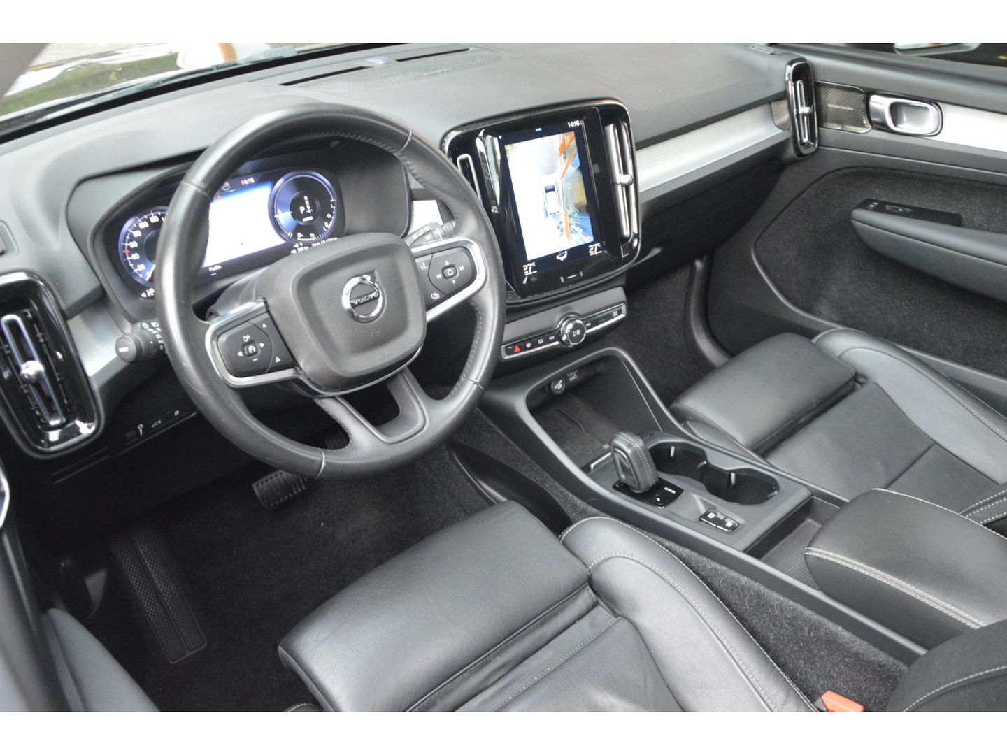 Volvo XC40 T4 Hybride R-Design | Panoramadak | Trekhaak 1.800 kg | Pilot-Assist | Harman Kardon | 360º Camera | BLIS |