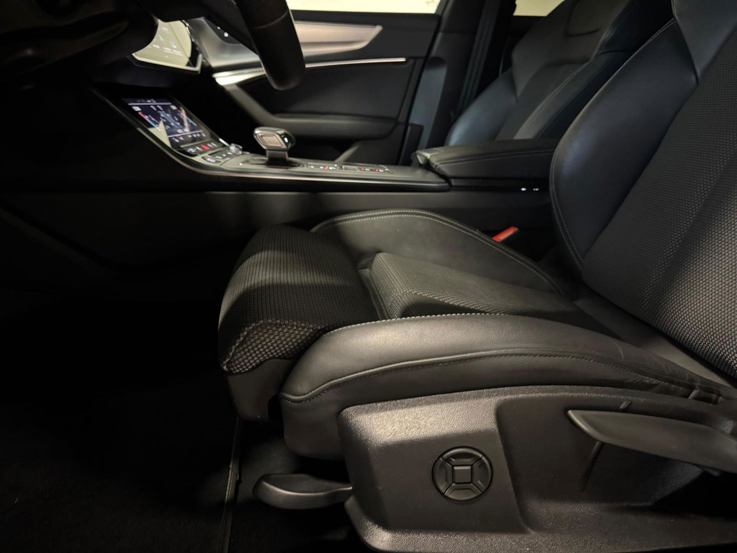 Audi A6 Avant 50 TFSI e quattro S edition PANO'