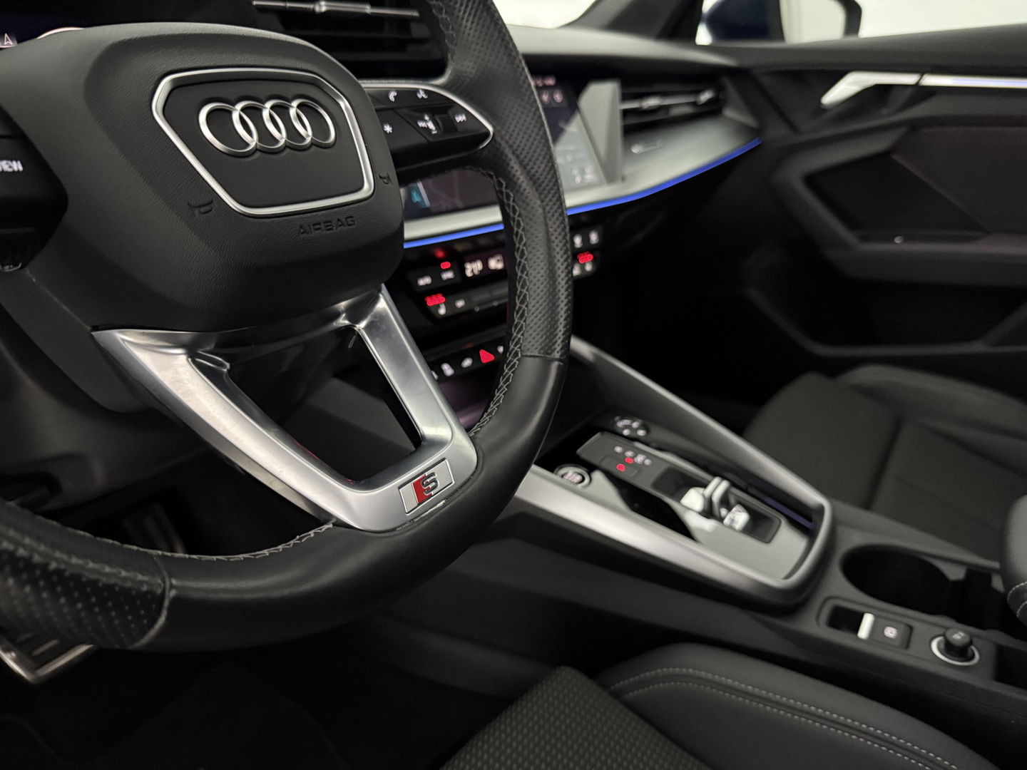 Audi A3 40 TFSI e 225PK S-Line | Pano | Sfeerverl. | Virtual | Adaptive Cruise | Carplay | Stoelverw.