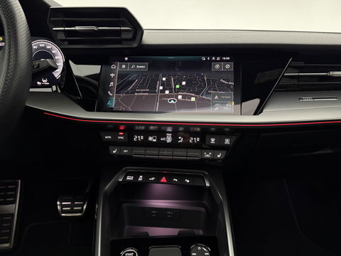 Audi A3 40 TFSI e 225PK S-Line | Pano | Sfeerverl. | Virtual | Adaptive Cruise | Carplay | Stoelverw.