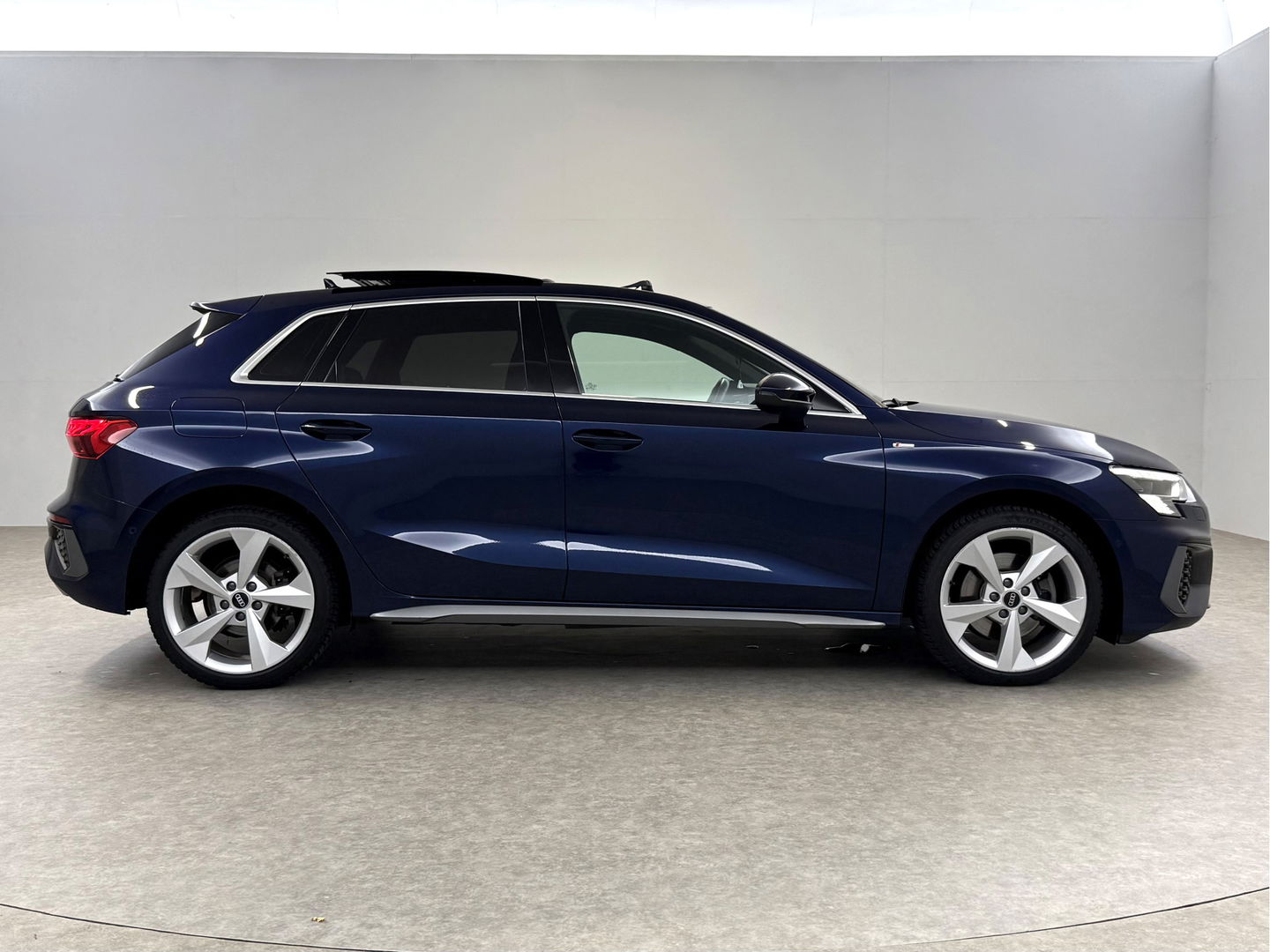 Audi A3 40 TFSI e 225PK S-Line | Pano | Sfeerverl. | Virtual | Adaptive Cruise | Carplay | Stoelverw.