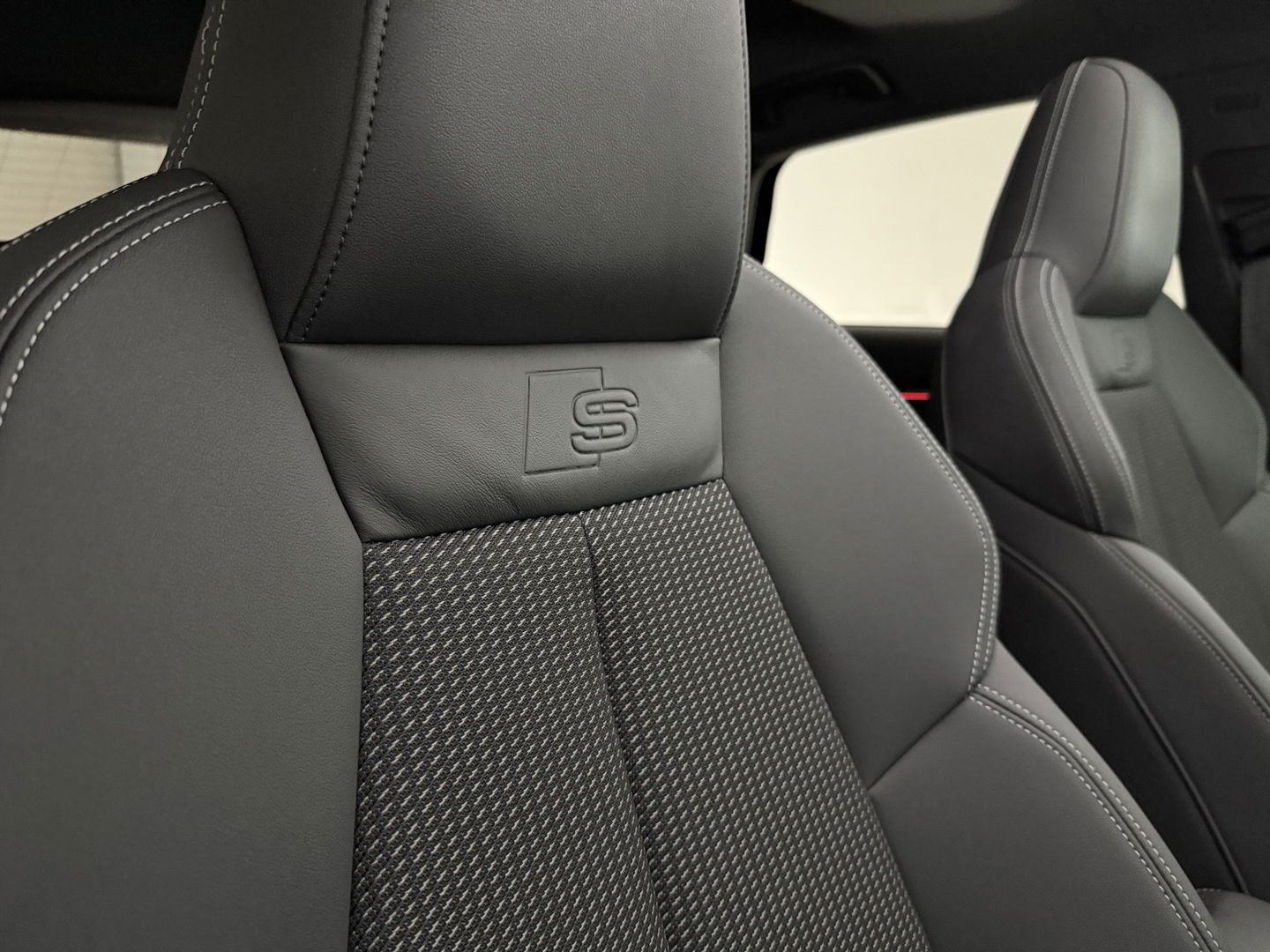 Audi A3 40 TFSI e 225PK S-Line | Pano | Sfeerverl. | Virtual | Adaptive Cruise | Carplay | Stoelverw.