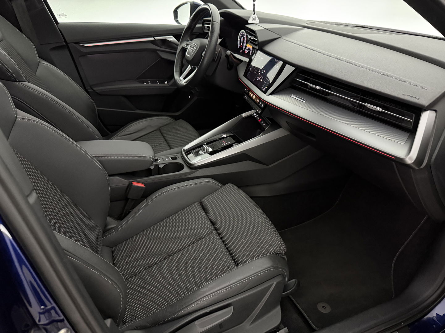 Audi A3 40 TFSI e 225PK S-Line | Pano | Sfeerverl. | Virtual | Adaptive Cruise | Carplay | Stoelverw.