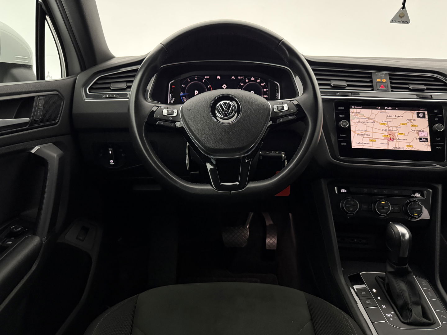 Volkswagen Tiguan 1.5 TSI ACT 150PK R-line | Virtual | Carplay | Trekh. | Adaptive Cruise | LED | Parkeersens.