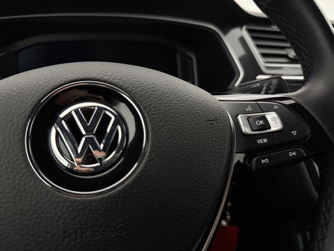 Volkswagen Tiguan 1.5 TSI ACT 150PK R-line | Virtual | Carplay | Trekh. | Adaptive Cruise | LED | Parkeersens.