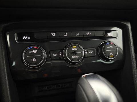 Volkswagen Tiguan 1.5 TSI ACT 150PK R-line | Virtual | Carplay | Trekh. | Adaptive Cruise | LED | Parkeersens.