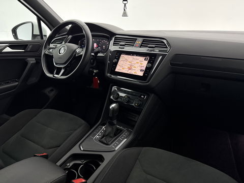 Volkswagen Tiguan 1.5 TSI ACT 150PK R-line | Virtual | Carplay | Trekh. | Adaptive Cruise | LED | Parkeersens.