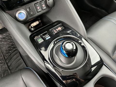Nissan Leaf Tekna 40 kWh {SOH-92%} Aut. *LEATHER-FABRIC | FULL-LED | BOSE-SURROUND | ADAPTIVE-CRUISE | TOPVIEW | KEYLESS | NAVI-FULLMAP | BLINDSPOT | DAB+ | PDC | HEATED-COMFORTSEATS | TOWBAR | DIGI-COCKPIT | 17"ALU