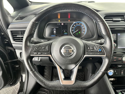 Nissan Leaf Tekna 40 kWh {SOH-92%} Aut. *LEATHER-FABRIC | FULL-LED | BOSE-SURROUND | ADAPTIVE-CRUISE | TOPVIEW | KEYLESS | NAVI-FULLMAP | BLINDSPOT | DAB+ | PDC | HEATED-COMFORTSEATS | TOWBAR | DIGI-COCKPIT | 17"ALU