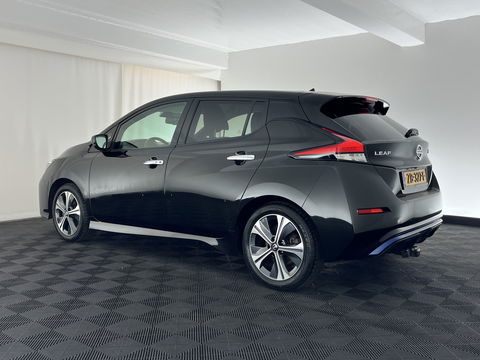 Nissan Leaf Tekna 40 kWh {SOH-92%} Aut. *LEATHER-FABRIC | FULL-LED | BOSE-SURROUND | ADAPTIVE-CRUISE | TOPVIEW | KEYLESS | NAVI-FULLMAP | BLINDSPOT | DAB+ | PDC | HEATED-COMFORTSEATS | TOWBAR | DIGI-COCKPIT | 17"ALU