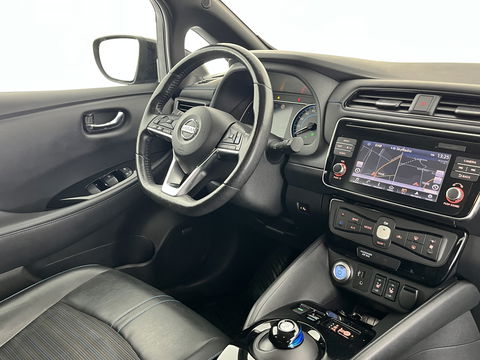 Nissan Leaf Tekna 40 kWh {SOH-92%} Aut. *LEATHER-FABRIC | FULL-LED | BOSE-SURROUND | ADAPTIVE-CRUISE | TOPVIEW | KEYLESS | NAVI-FULLMAP | BLINDSPOT | DAB+ | PDC | HEATED-COMFORTSEATS | TOWBAR | DIGI-COCKPIT | 17"ALU