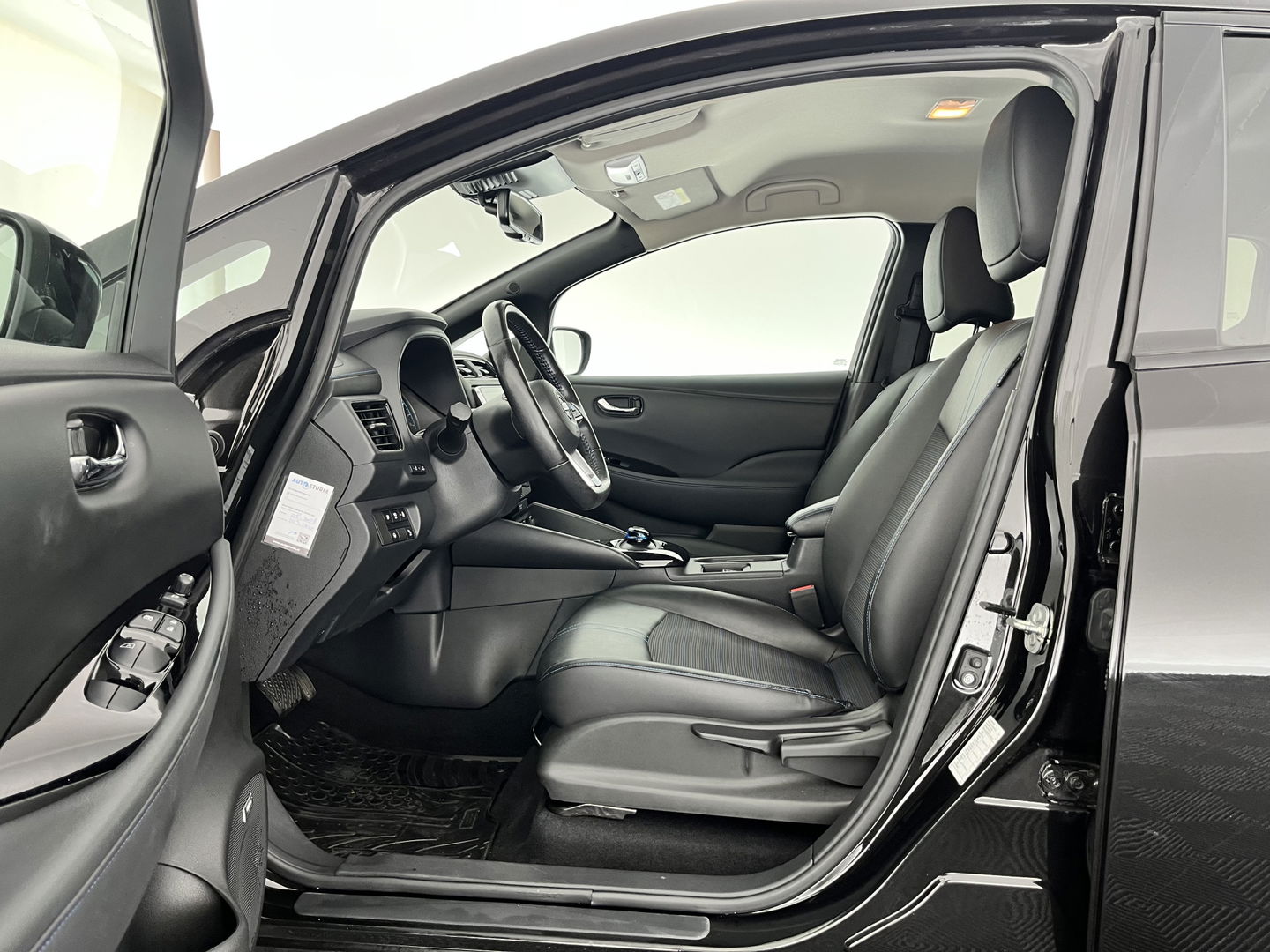 Nissan Leaf Tekna 40 kWh {SOH-92%} Aut. *LEATHER-FABRIC | FULL-LED | BOSE-SURROUND | ADAPTIVE-CRUISE | TOPVIEW | KEYLESS | NAVI-FULLMAP | BLINDSPOT | DAB+ | PDC | HEATED-COMFORTSEATS | TOWBAR | DIGI-COCKPIT | 17"ALU