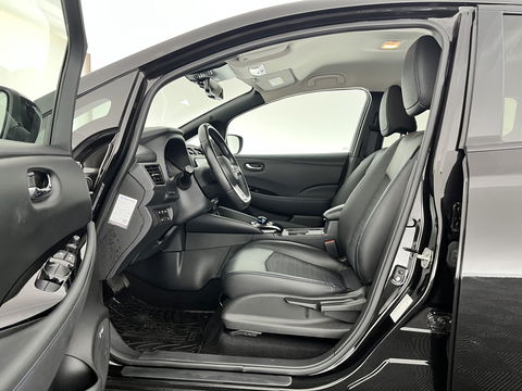 Nissan Leaf Tekna 40 kWh {SOH-92%} Aut. *LEATHER-FABRIC | FULL-LED | BOSE-SURROUND | ADAPTIVE-CRUISE | TOPVIEW | KEYLESS | NAVI-FULLMAP | BLINDSPOT | DAB+ | PDC | HEATED-COMFORTSEATS | TOWBAR | DIGI-COCKPIT | 17"ALU