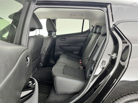 Nissan Leaf Tekna 40 kWh {SOH-92%} Aut. *LEATHER-FABRIC | FULL-LED | BOSE-SURROUND | ADAPTIVE-CRUISE | TOPVIEW | KEYLESS | NAVI-FULLMAP | BLINDSPOT | DAB+ | PDC | HEATED-COMFORTSEATS | TOWBAR | DIGI-COCKPIT | 17"ALU