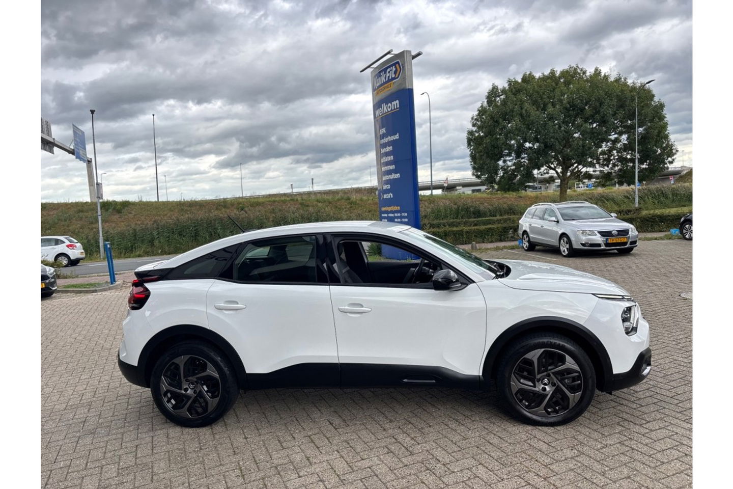 Citroën C4 1.2 PT YOU 130PK AIRCO NAVI-CARPLAY PDC-CAMERA VIRTUALCOCKPIT.