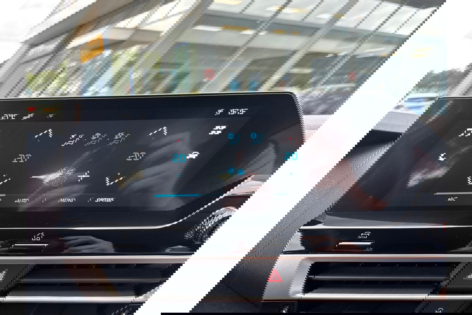 Citroën C4 1.2 PT YOU 130PK AIRCO NAVI-CARPLAY PDC-CAMERA VIRTUALCOCKPIT.