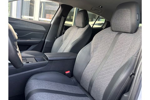 Peugeot 408 1.2 PURETECH ALLUREPACK AUTOMAAT 130PK AIRCO NAVI CLIMA PDC-CAMERA I-TOGGLE.