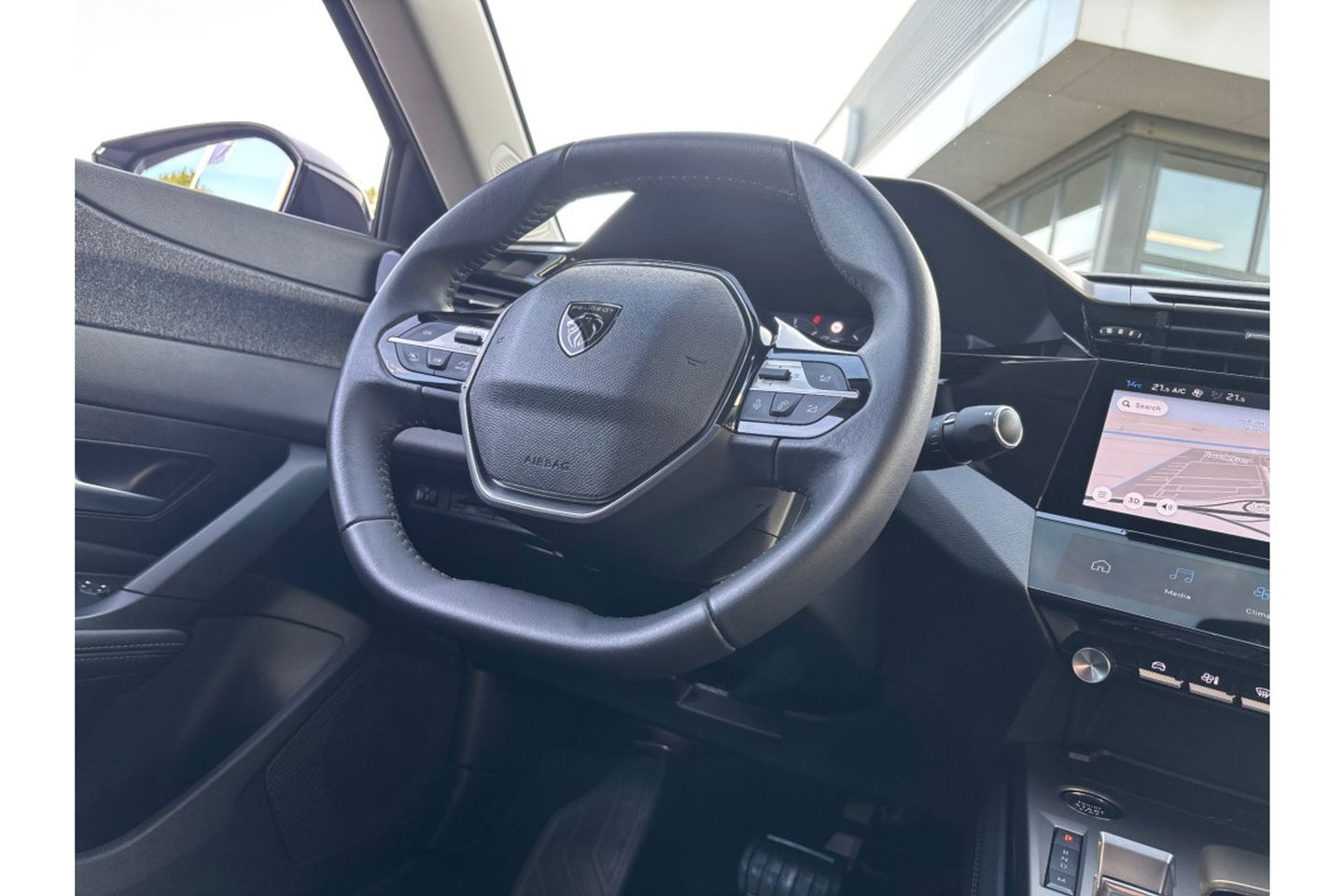 Peugeot 408 1.2 PURETECH ALLUREPACK AUTOMAAT 130PK AIRCO NAVI CLIMA PDC-CAMERA I-TOGGLE.