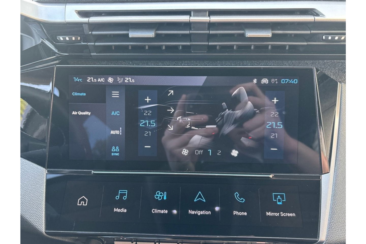 Peugeot 408 1.2 PURETECH ALLUREPACK AUTOMAAT 130PK AIRCO NAVI CLIMA PDC-CAMERA I-TOGGLE.