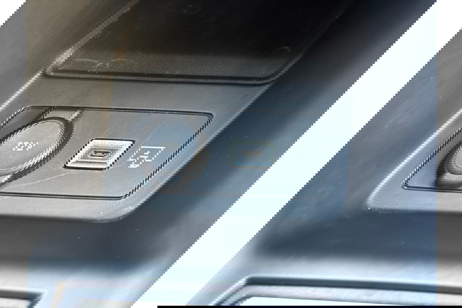 Peugeot 408 1.2 PURETECH ALLUREPACK AUTOMAAT 130PK AIRCO NAVI CLIMA PDC-CAMERA I-TOGGLE.