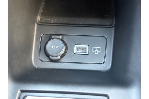 Peugeot 408 1.2 PURETECH ALLUREPACK AUTOMAAT 130PK AIRCO NAVI CLIMA PDC-CAMERA I-TOGGLE.
