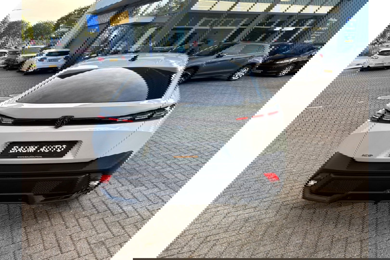 Peugeot 408 1.2 PURETECH ALLUREPACK AUTOMAAT 130PK AIRCO NAVI CLIMA PDC-CAMERA I-TOGGLE.