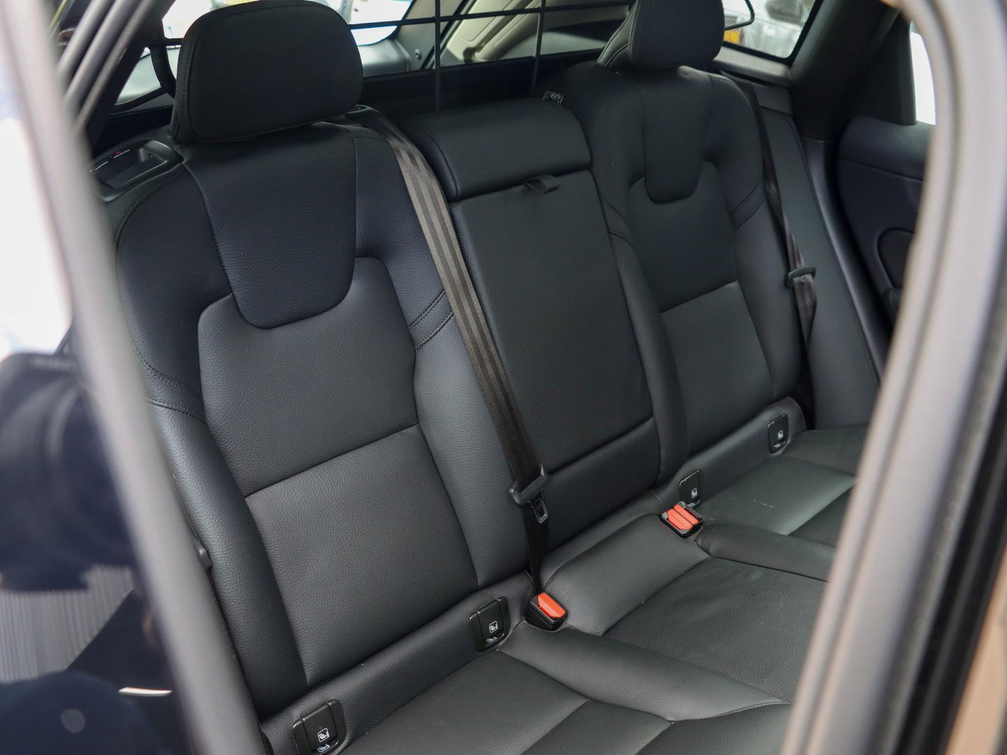 Volvo XC60 T6 AWD Inscription 350 PK | ACC | Panodak | 19 inch