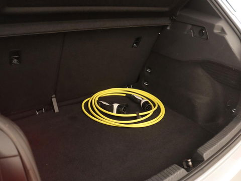 CUPRA Born Business 62 kWh | Stoel & stuurverwarming | Camera | Adaptive cruise | Carplay | Navigatie | Sportstoelen | Parkeerhulp