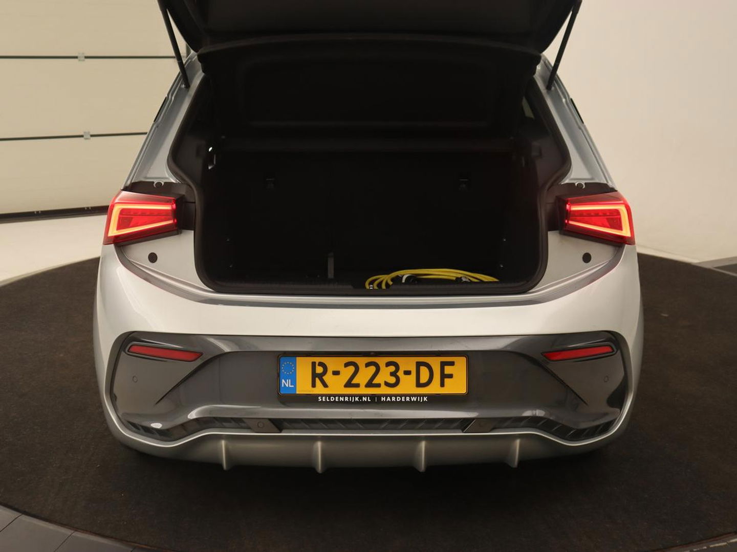 CUPRA Born Business 62 kWh | Stoel & stuurverwarming | Camera | Adaptive cruise | Carplay | Navigatie | Sportstoelen | Parkeerhulp