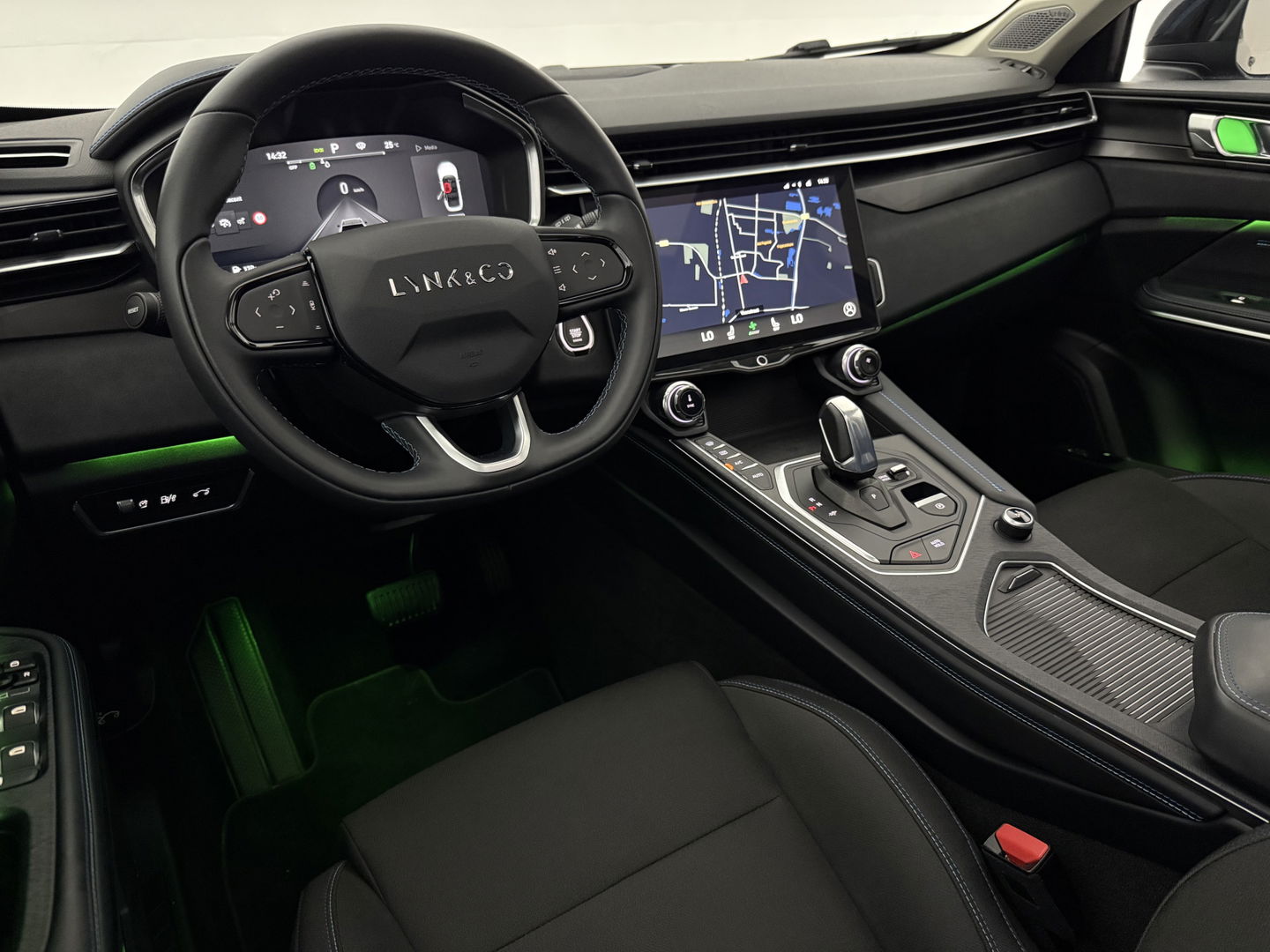 Lynk Co 01 1.5 Black Edition | Pano | Sfeerverl. | 360° | Memory | Virtual | Carplay | Adaptive Cruise