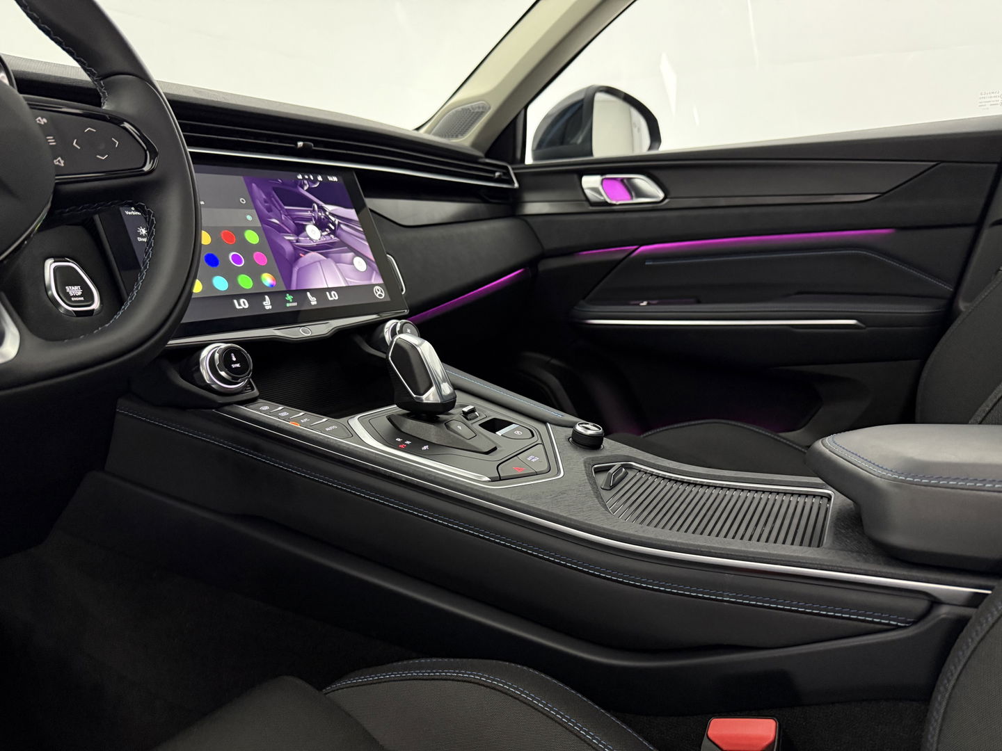Lynk Co 01 1.5 Black Edition | Pano | Sfeerverl. | 360° | Memory | Virtual | Carplay | Adaptive Cruise