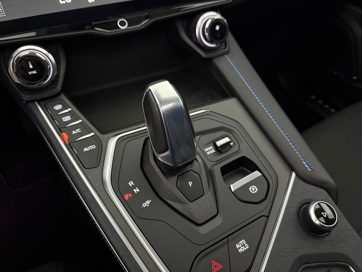 Lynk Co 01 1.5 Black Edition | Pano | Sfeerverl. | 360° | Memory | Virtual | Carplay | Adaptive Cruise