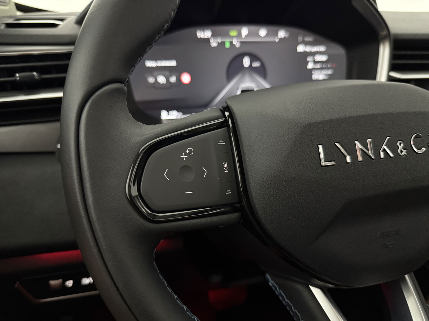 Lynk Co 01 1.5 Black Edition | Pano | Sfeerverl. | 360° | Memory | Virtual | Carplay | Adaptive Cruise