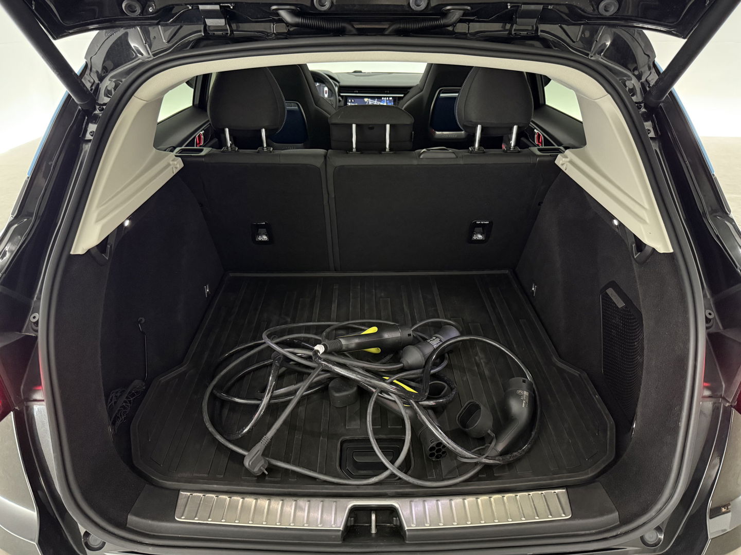 Lynk Co 01 1.5 Black Edition | Pano | Sfeerverl. | 360° | Memory | Virtual | Carplay | Adaptive Cruise