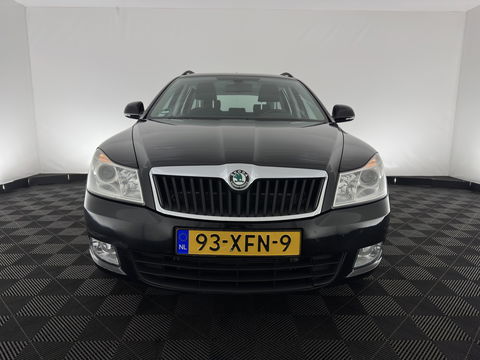 Škoda Octavia Combi 1.6 TDI Ambition Business Line Aut. *NAVI-FULLMAP | AIRCO | CRUISE | AMUNDSEN-AUDIO | PDC | COMFORT-SEATS | TOWBAR | 15''ALU*