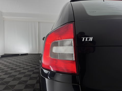 Škoda Octavia Combi 1.6 TDI Ambition Business Line Aut. *NAVI-FULLMAP | AIRCO | CRUISE | AMUNDSEN-AUDIO | PDC | COMFORT-SEATS | TOWBAR | 15''ALU*