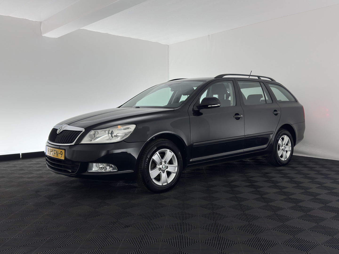 Škoda Octavia Combi 1.6 TDI Ambition Business Line Aut. *NAVI-FULLMAP | AIRCO | CRUISE | AMUNDSEN-AUDIO | PDC | COMFORT-SEATS | TOWBAR | 15''ALU*