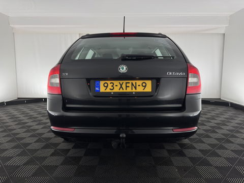 Škoda Octavia Combi 1.6 TDI Ambition Business Line Aut. *NAVI-FULLMAP | AIRCO | CRUISE | AMUNDSEN-AUDIO | PDC | COMFORT-SEATS | TOWBAR | 15''ALU*