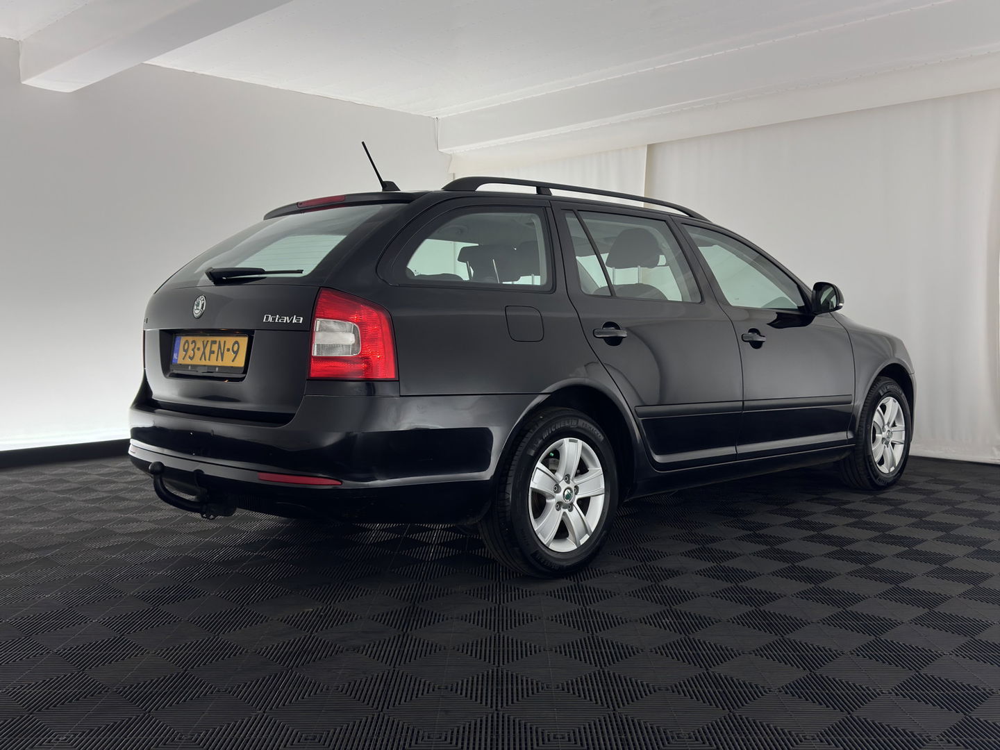 Škoda Octavia Combi 1.6 TDI Ambition Business Line Aut. *NAVI-FULLMAP | AIRCO | CRUISE | AMUNDSEN-AUDIO | PDC | COMFORT-SEATS | TOWBAR | 15''ALU*