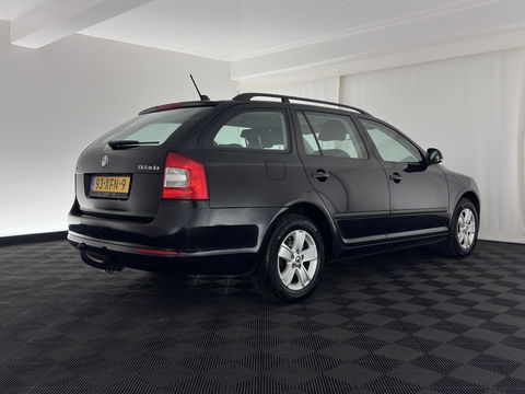 Škoda Octavia Combi 1.6 TDI Ambition Business Line Aut. *NAVI-FULLMAP | AIRCO | CRUISE | AMUNDSEN-AUDIO | PDC | COMFORT-SEATS | TOWBAR | 15''ALU*