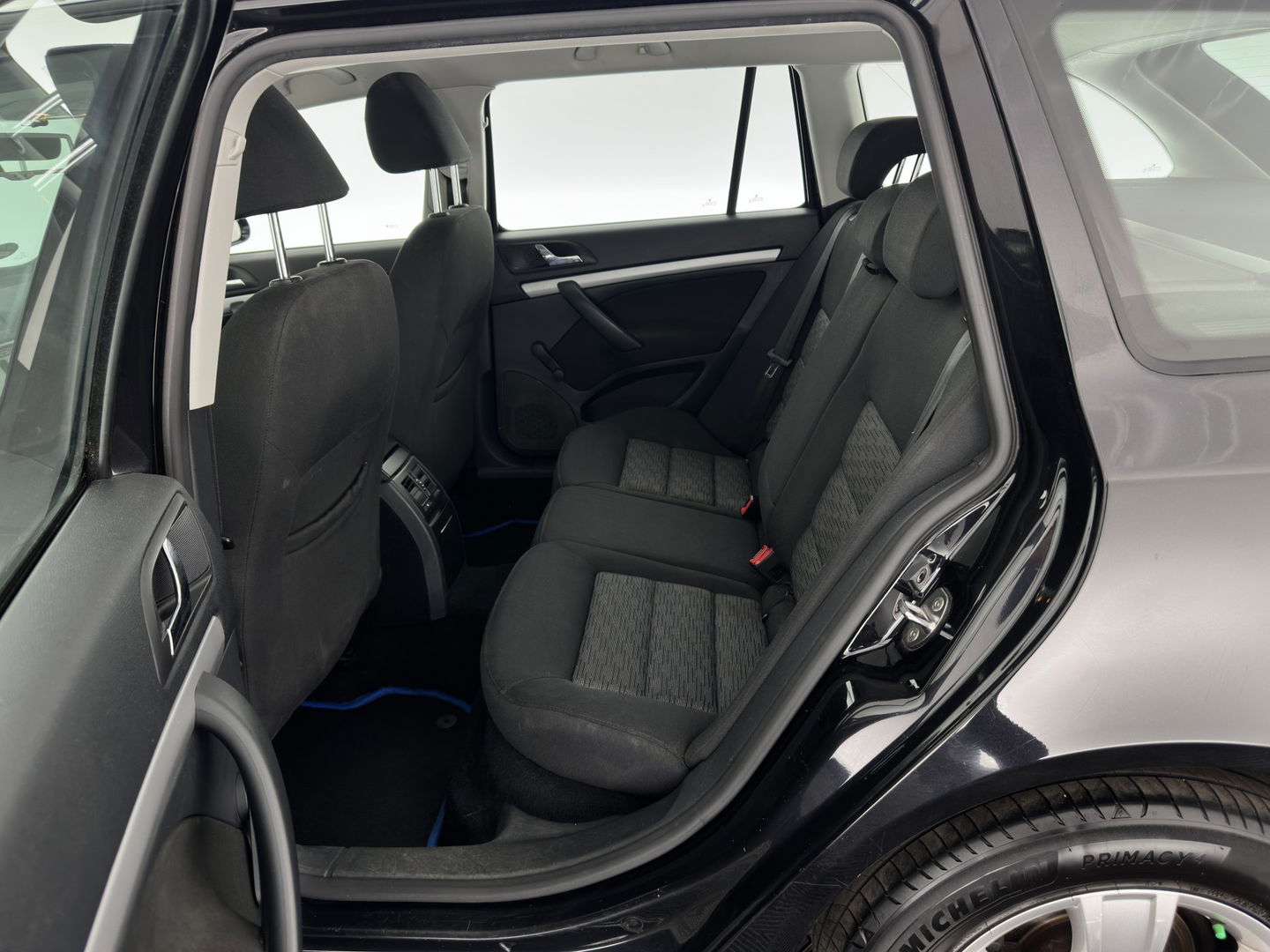 Škoda Octavia Combi 1.6 TDI Ambition Business Line Aut. *NAVI-FULLMAP | AIRCO | CRUISE | AMUNDSEN-AUDIO | PDC | COMFORT-SEATS | TOWBAR | 15''ALU*