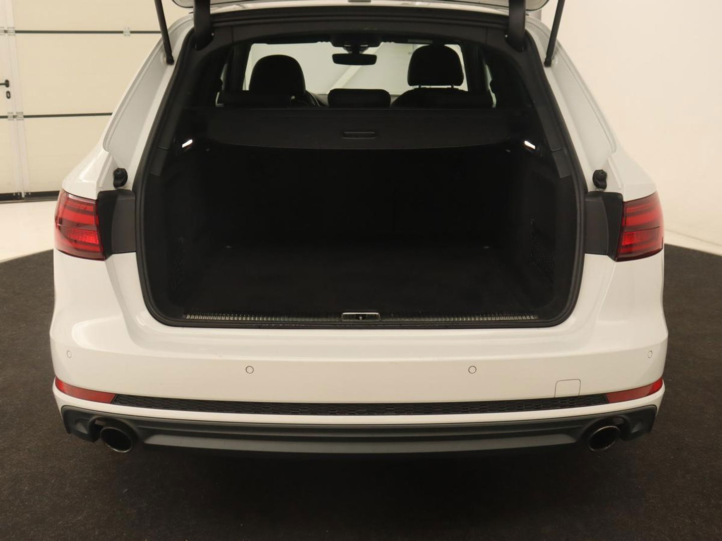 Audi A4 2.0 TFSI Sport S Line Edition | Panoramadak | Carplay | Virtual Cockpit | Sportstoelen | Half leder | Navigatie | Camera | Climate control | Parkeerhulp | Full LED
