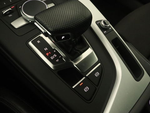 Audi A4 2.0 TFSI Sport S Line Edition | Panoramadak | Carplay | Virtual Cockpit | Sportstoelen | Half leder | Navigatie | Camera | Climate control | Parkeerhulp | Full LED