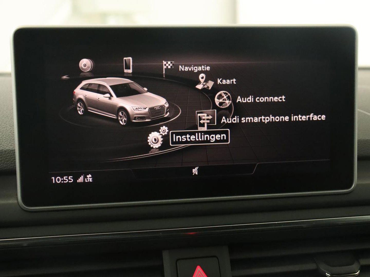 Audi A4 2.0 TFSI Sport S Line Edition | Panoramadak | Carplay | Virtual Cockpit | Sportstoelen | Half leder | Navigatie | Camera | Climate control | Parkeerhulp | Full LED