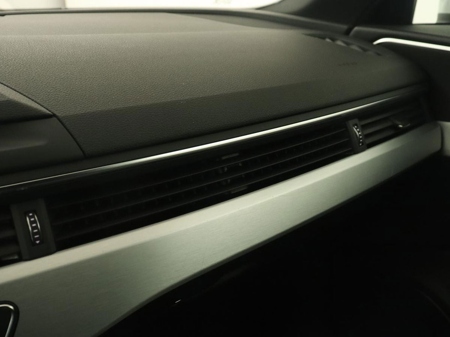 Audi A4 2.0 TFSI Sport S Line Edition | Panoramadak | Carplay | Virtual Cockpit | Sportstoelen | Half leder | Navigatie | Camera | Climate control | Parkeerhulp | Full LED