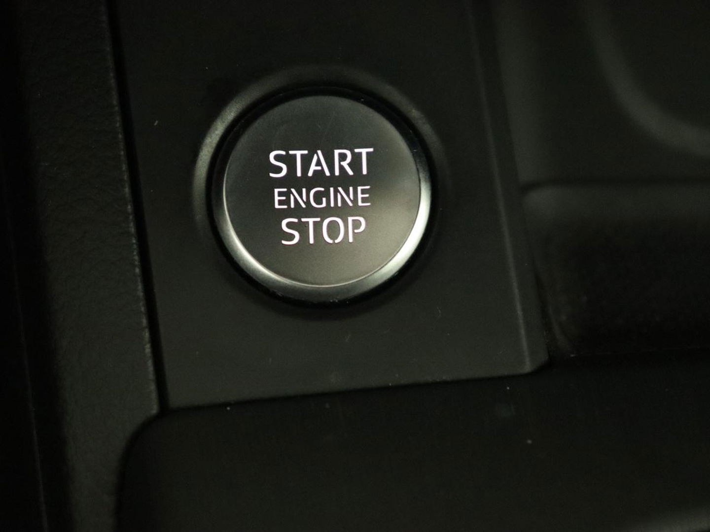 Audi A4 2.0 TFSI Sport S Line Edition | Panoramadak | Carplay | Virtual Cockpit | Sportstoelen | Half leder | Navigatie | Camera | Climate control | Parkeerhulp | Full LED