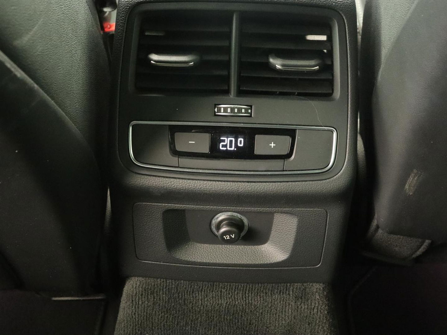 Audi A4 2.0 TFSI Sport S Line Edition | Panoramadak | Carplay | Virtual Cockpit | Sportstoelen | Half leder | Navigatie | Camera | Climate control | Parkeerhulp | Full LED
