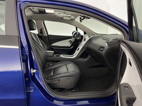 Chevrolet Volt 1.4 LTZ Aut. *PANO | LUXURY-LEATHER | HEATED-COMFORTSEATS | CRUISE | DIGI-COCKPIT | KEYLESS | ECC | 17"ALU*